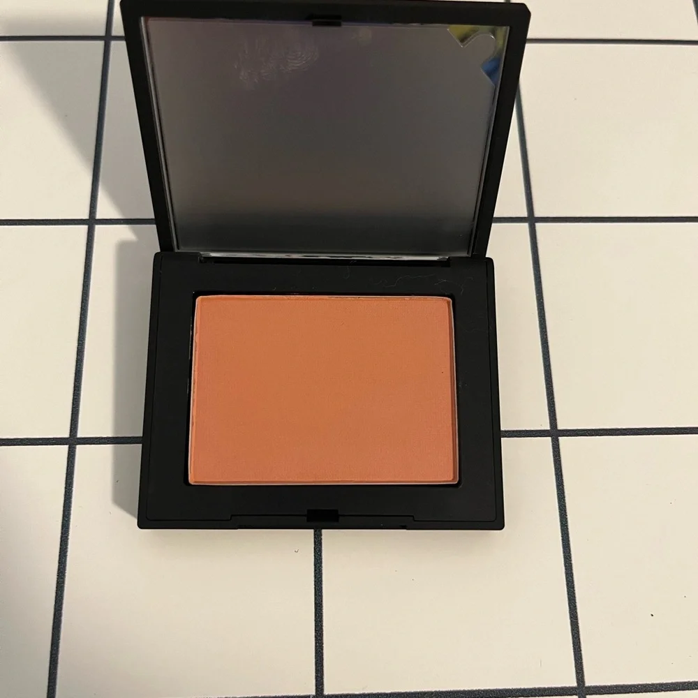 NARS Forbidden🍑 - Picture 8 of 8